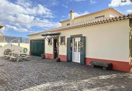 Serene Refuge in Ponta do Sol: Discover the Exclusive Charm of this Country House - A Unique Investment Opportunity