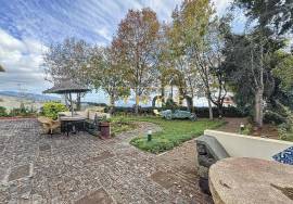 Serene Refuge in Ponta do Sol: Discover the Exclusive Charm of this Country House - A Unique Investment Opportunity