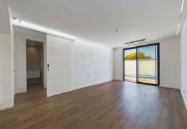 Modern 3 Bedroom House in Fuzeta with Pool and Sea Views