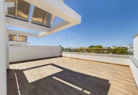 Modern 3 Bedroom House in Fuzeta with Pool and Sea Views