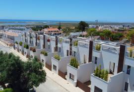 Modern 3 Bedroom House in Fuzeta with Pool and Sea Views