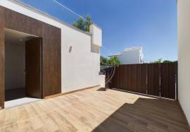 Modern 3 Bedroom House in Fuzeta with Pool and Sea Views