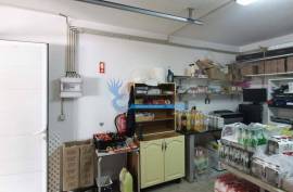 Excellent Snack Bar fully equipped and Running