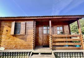 À vendre a Bergerac, Ensemble de gites sur 30500m2 de parc, piscine et etang de peche