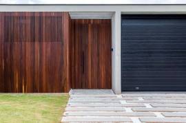 A unique project located on the main road to Vale do Lobo. Close to all of the restaurants and facilities.