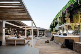 A unique project located on the main road to Vale do Lobo. Close to all of the restaurants and facilities.