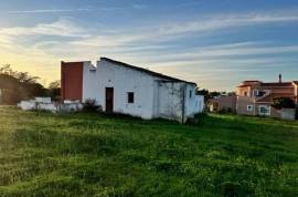 A unique project located on the main road to Vale do Lobo. Close to all of the restaurants and facilities.