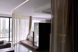A unique project located on the main road to Vale do Lobo. Close to all of the restaurants and facilities.