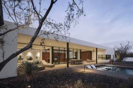 A unique project located on the main road to Vale do Lobo. Close to all of the restaurants and facilities.