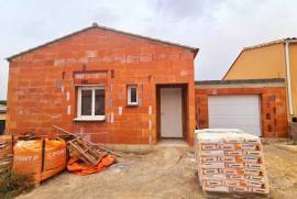 New Build Single Storey Villa With 3 Bedrooms And Garage On A 381 M2 Plot.