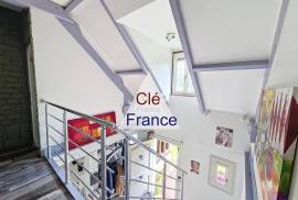 Detached Country House with Swimming Pool