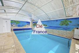 Detached Country House with Swimming Pool