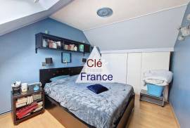 Detached Country House with Swimming Pool