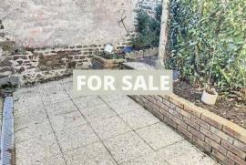 Lovely Cottage with Courtyard, Ideal Holiday Home