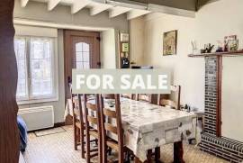 Lovely Cottage with Courtyard, Ideal Holiday Home