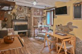 Charming Renovated Gem in Historic Centre
