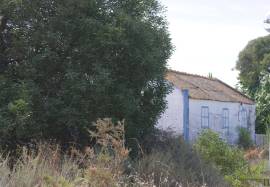 Set of 4 houses to renovate on a plot of 788 m2 with open views of the Gulf of Sado - Possanco / Comporta