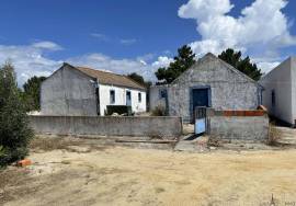 Set of 4 houses to renovate on a plot of 788 m2 with open views of the Gulf of Sado - Possanco / Comporta