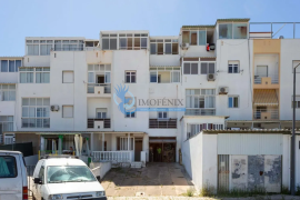 3 bedroom apartment + 3 outbuildings located in Parchal-Lagoa