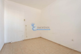 3 bedroom apartment + 3 outbuildings located in Parchal-Lagoa