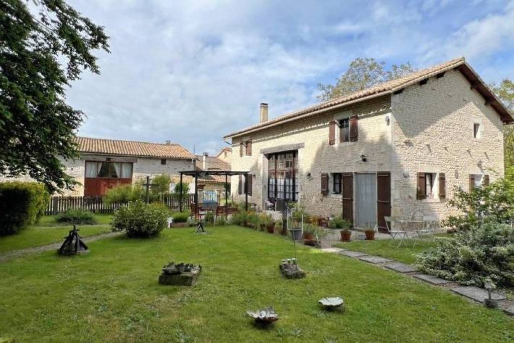 €473650 - Exceptional 4 Gite Business Complex With Splendid Owners' Renovated Property And Mature Garden