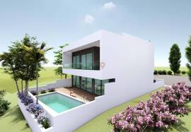 Modern 4 bedroom villa with swimming pool