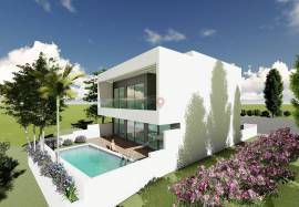 Modern 4 bedroom villa with swimming pool