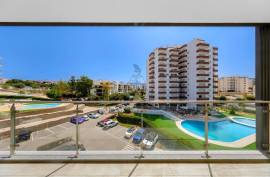 T1 Semi New with Pool in Gated Community with Pool and Box Garage - Praia da Rocha