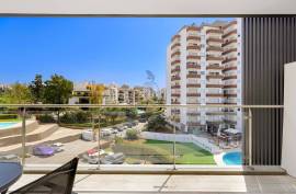 T1 Semi New with Pool in Gated Community with Pool and Box Garage - Praia da Rocha