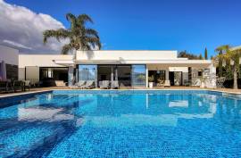 Luxury Villa with Contemporary Architecture in the Urbanization Belmonte - Portimão