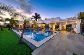 Luxury Villa with Contemporary Architecture in the Urbanization Belmonte - Portimão