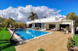 Luxury Villa with Contemporary Architecture in the Urbanization Belmonte - Portimão