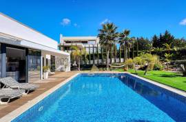 Luxury Villa with Contemporary Architecture in the Urbanization Belmonte - Portimão