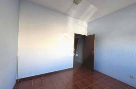 Two shops for rent in the center of Chaves