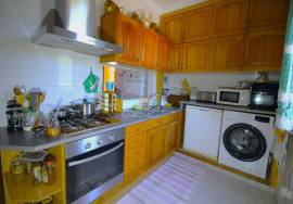 4 bedroom single storey villa with garage and swimming pool