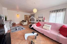 Semi-detached house overlooking the city of Viseu