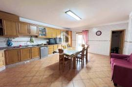Semi-detached house overlooking the city of Viseu
