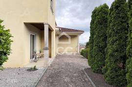 Semi-detached house overlooking the city of Viseu