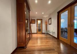 4 bedroom apartment in the Quinta da Nora Condominium - Serra de Carnaxide
