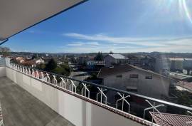 Fully renovated 3 bedroom apartment on the 3rd floor without lift of a building located in Ermesinde