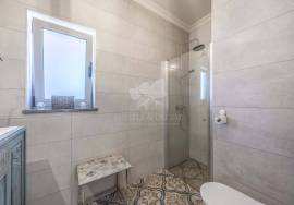 Detached, spacious 4 bedroom recently constructed villa with pool, Jacuzzi & garden near Olhão. Detached, spacious 4 bedroom recently constructed villa with pool, Jacuzzi & garden near Olhão.