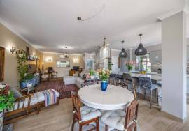 Detached, spacious 4 bedroom recently constructed villa with pool, Jacuzzi & garden near Olhão. Detached, spacious 4 bedroom recently constructed villa with pool, Jacuzzi & garden near Olhão.