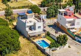 Detached, spacious 4 bedroom recently constructed villa with pool, Jacuzzi & garden near Olhão. Detached, spacious 4 bedroom recently constructed villa with pool, Jacuzzi & garden near Olhão.