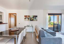 2 bed luxury apartment with sea views