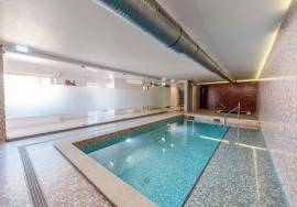 2 bed luxury apartment with sea views