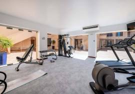 2 bed luxury apartment with sea views