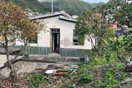 House T2+1 in Machico
