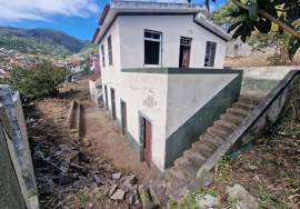 House T2+1 in Machico