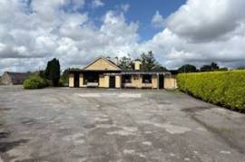 Stunning 4 Bed Home With Public Bar For Sale In O’callaghans mills Co. Clare