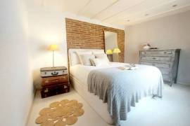 Luxury 1 Bed Penthouse For Sale in Barcelona